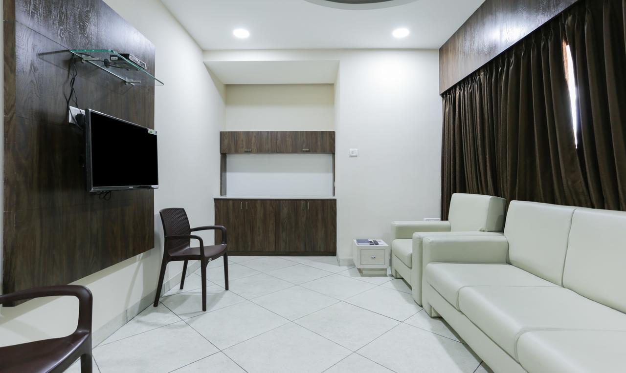 Treebo Trend Grace Residency Hotel Madras Buitenkant foto