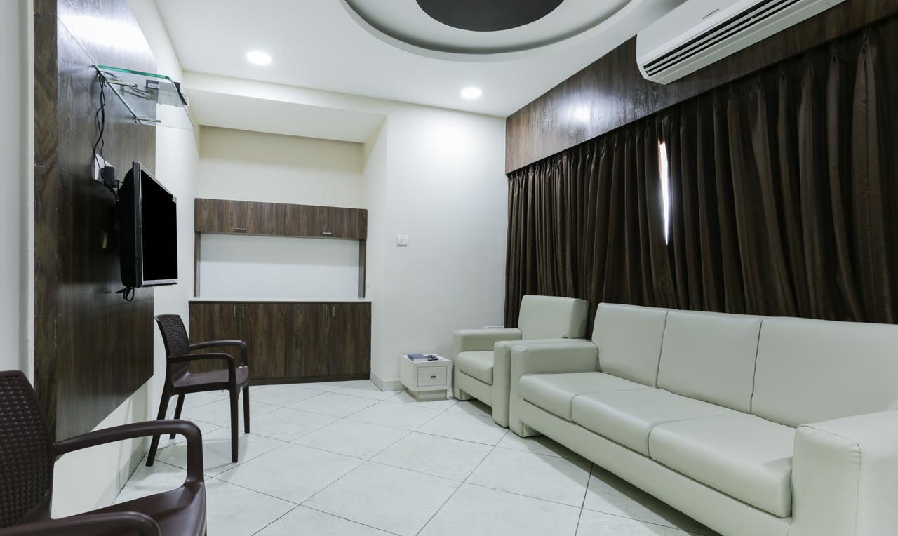 Treebo Trend Grace Residency Hotel Madras Buitenkant foto